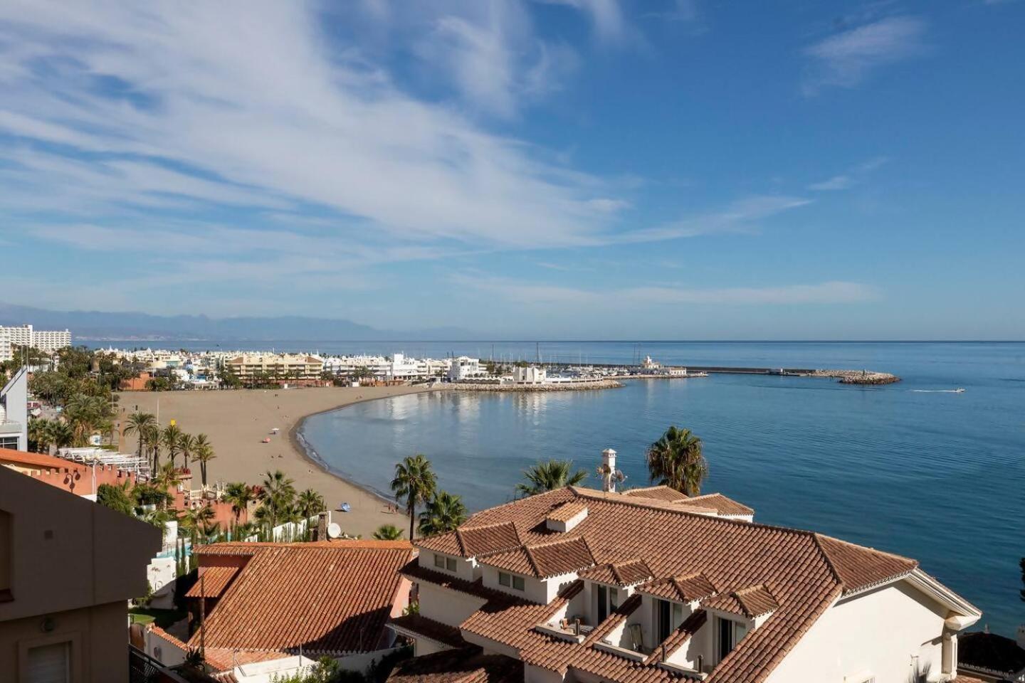 Stunning Apartment 50 Meters From The Sea Benalmádena Eksteriør bilde